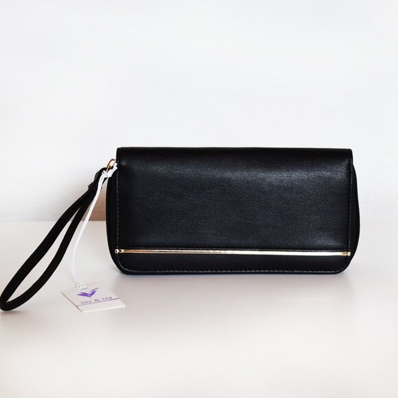 LILY & IVY  Black Zip Around Wallet Wristlet - Picture 3 of 13